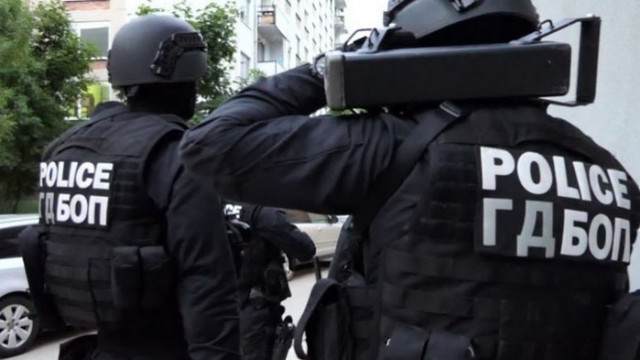 Акция в Добрич: Спипаха голямо количество оръжие